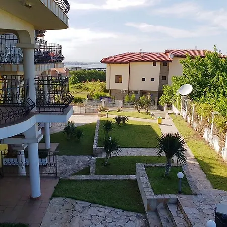 Vip In Green Hills סוזופול
